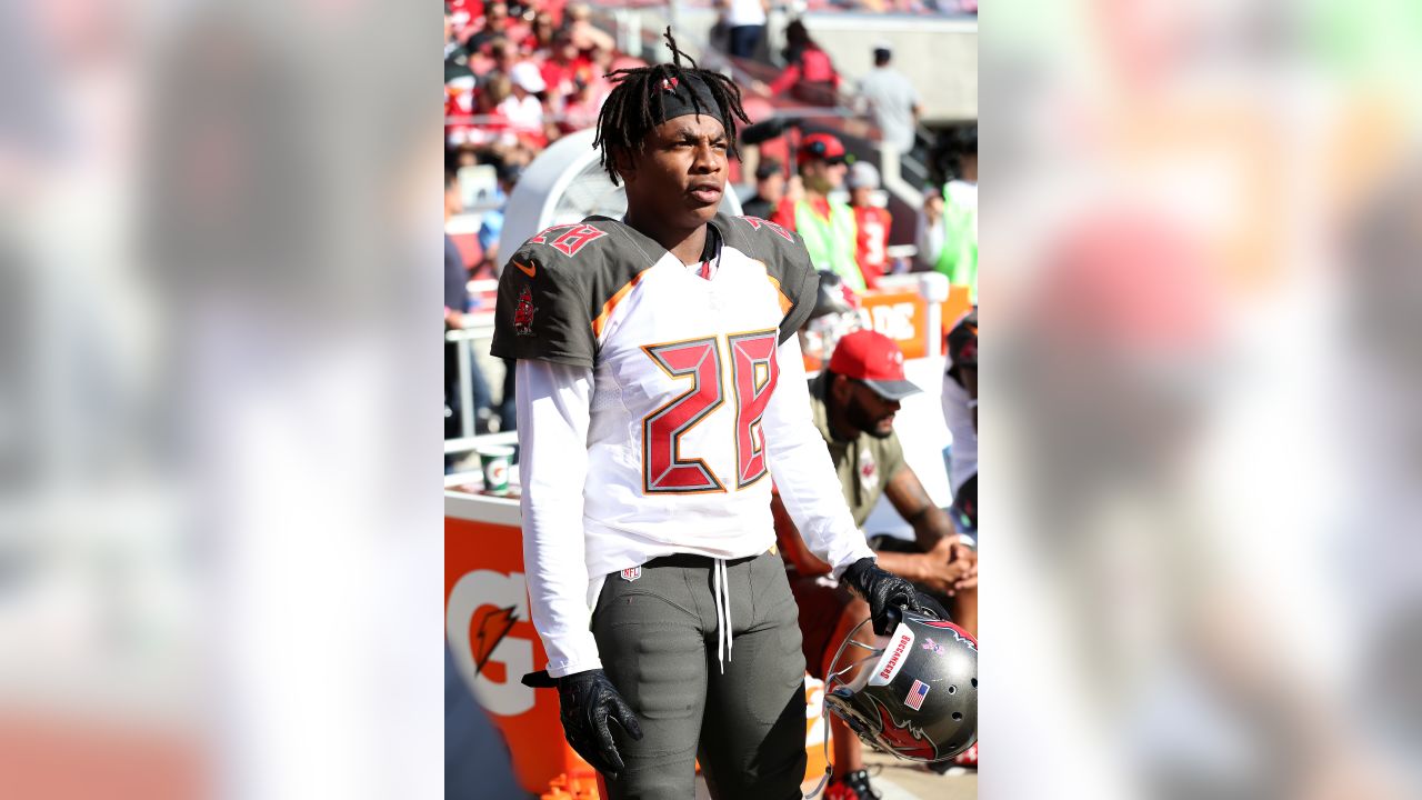 Tampa, Florida, USA. 8th Sep, 2019. Tampa Bay Buccaneers cornerback Vernon  Hargreaves (28) before the NFL game between the San Francisco 49ers and the Tampa  Bay Buccaneers held at Raymond James Stadium