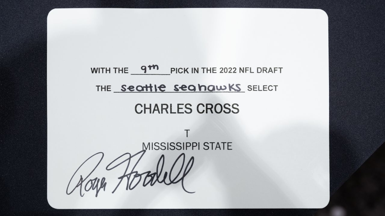 Why the Seahawks and rookie Charles Cross used unique contract structure -  Field Gulls