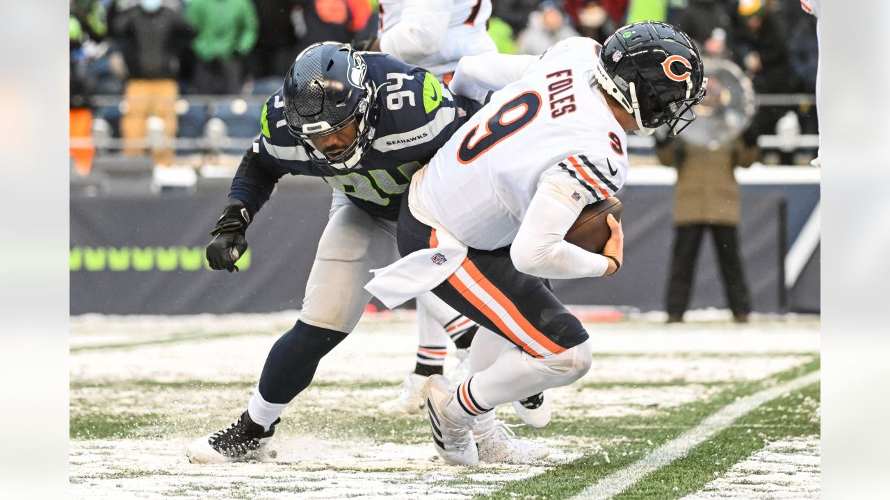 Fan Appears To Throw Snowball On Field During Bears-Seahawks Game - The  Spun: What's Trending In The Sports World Today