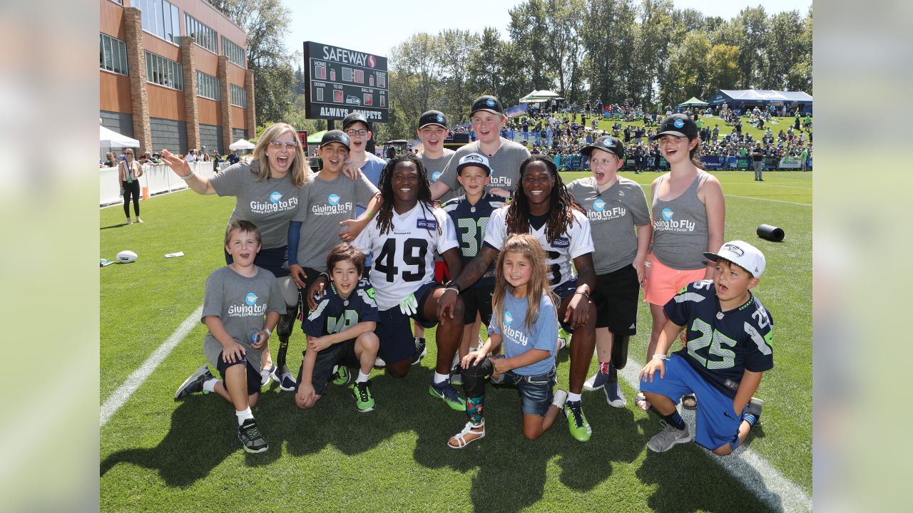 Seahawks' Shaquill Griffin, Shaquem Griffin address graduates in virtual  UCF ceremony - ESPN