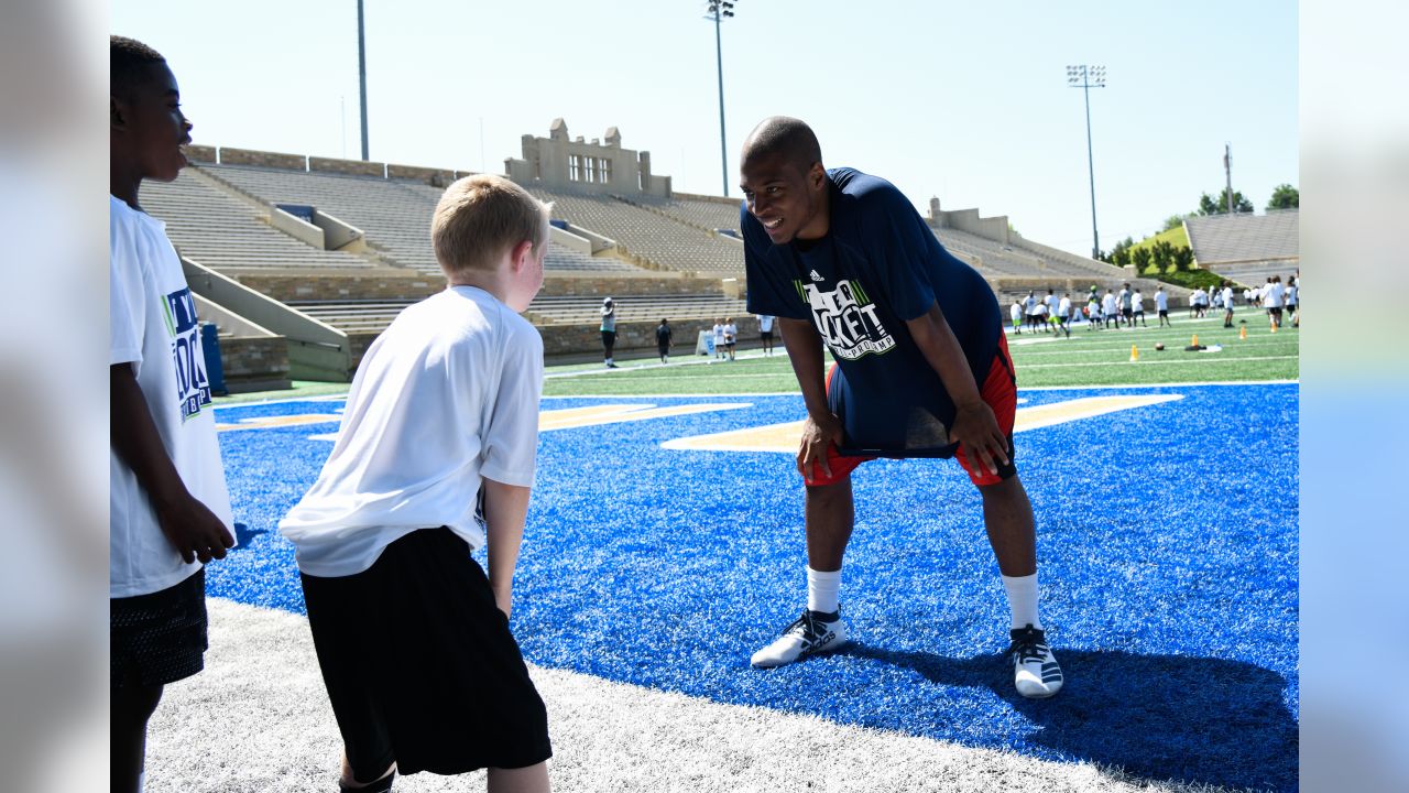 Family ties flow through Tyler Lockett's youth camp in Tulsa