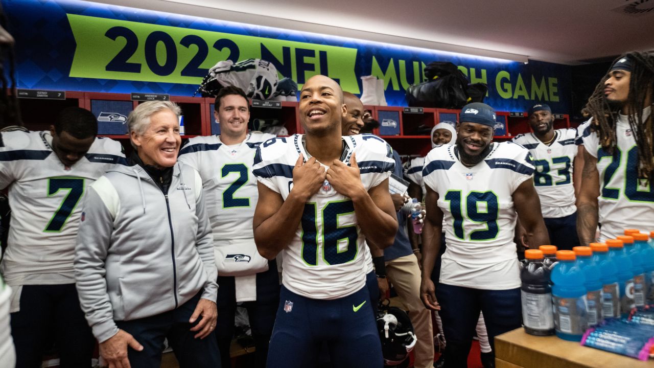 Rule Change Opens Door For Seattle Seahawks' Throwback Threads in 2022 -  Sports Illustrated Seattle Seahawks News, Analysis and More