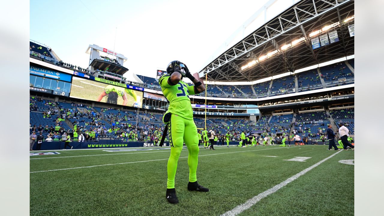 May the Seattle Seahawks 'Action Green' uniforms never resurface again -  Field Gulls