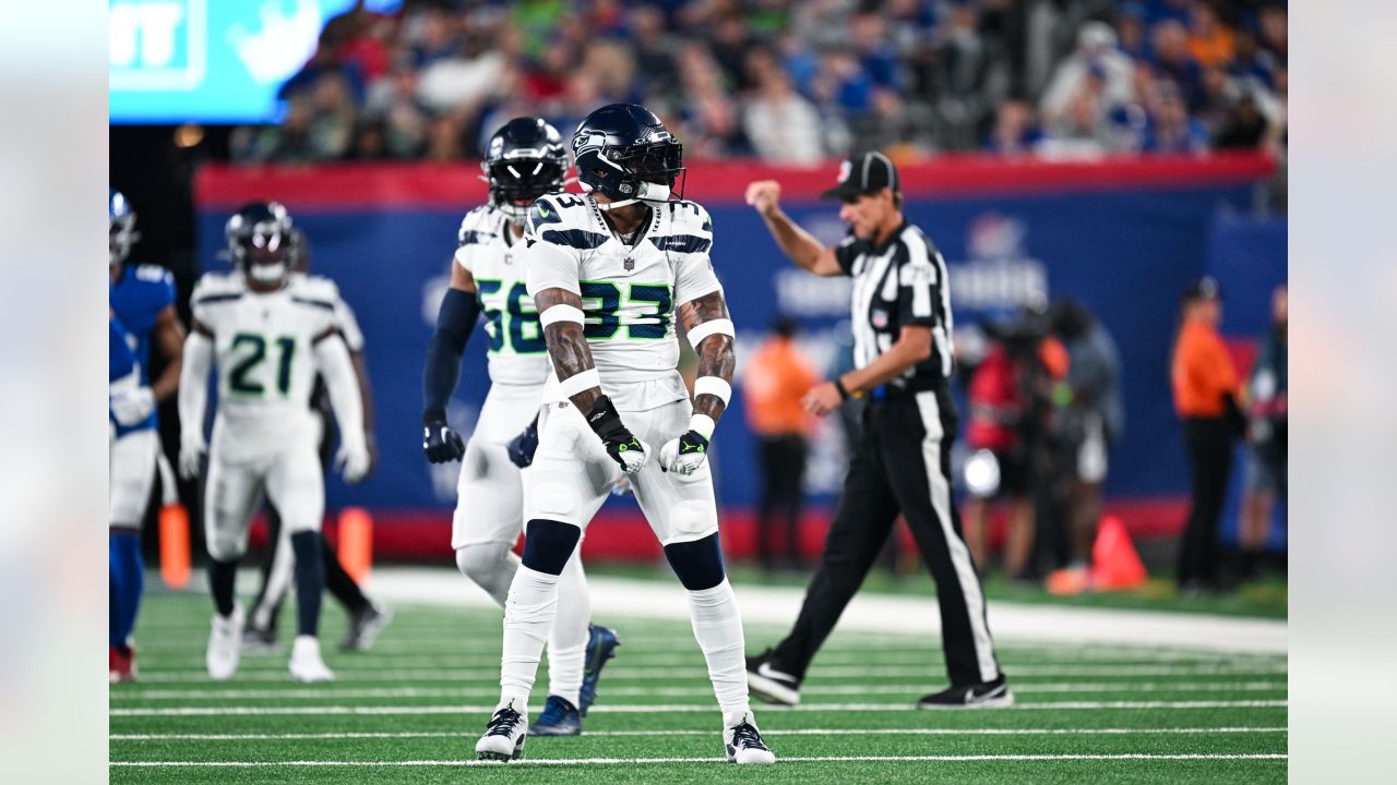 Seahawks Defense Sparkles On The Monday Night Stage