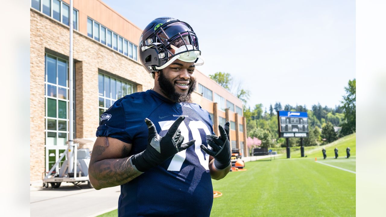 PHOTOS: Seahawks Gear Up For Day 2 Of Minicamp