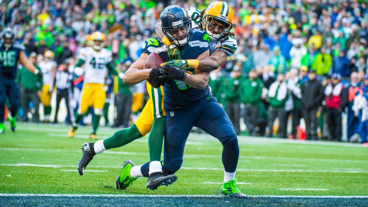 Report: Ex-Seahawk Jermaine Kearse suffers broken leg