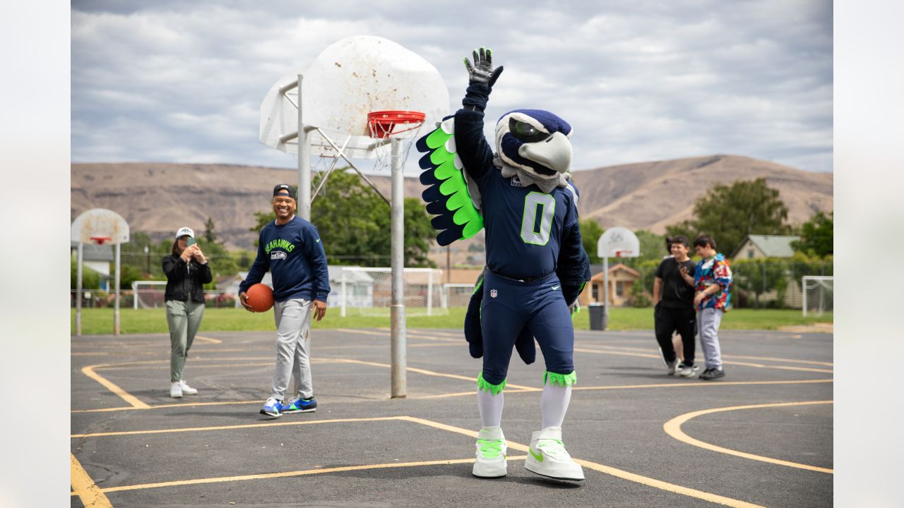 PHOTOS: Top Shots Of Seahawks Mascot Blitz From The 2022 Season