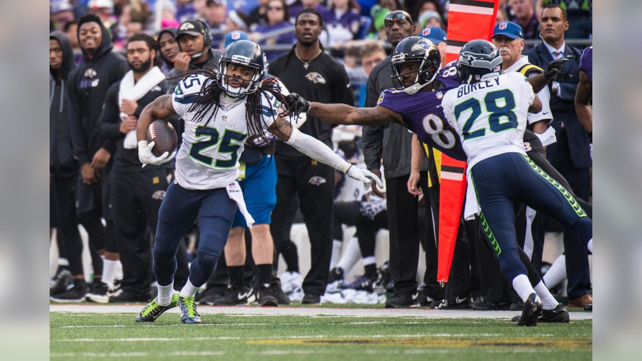 Seattle Seahawks cornerback Richard Sherman (25) intercepts the