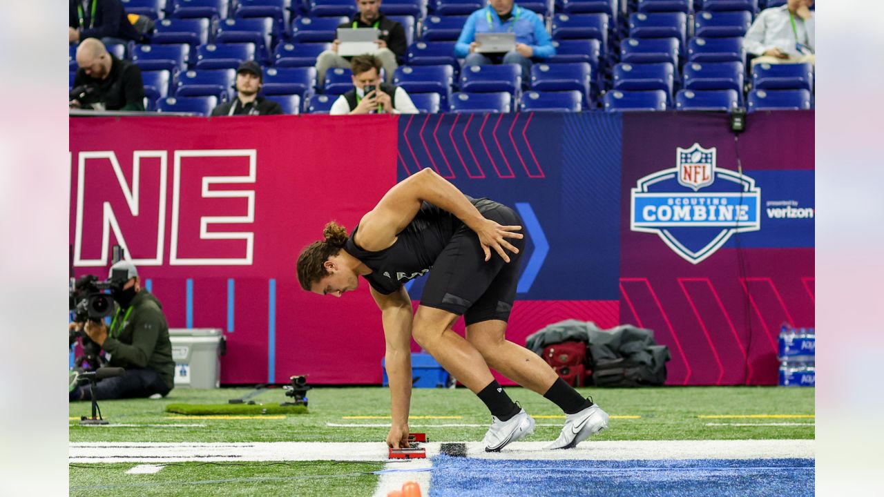 Tight end Cole Turner runs 40-yard dash at 2022 combine