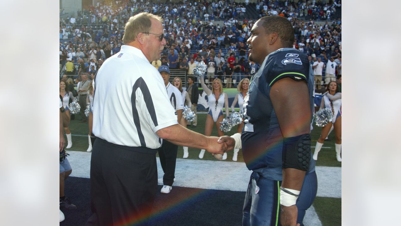 Jo al Twitter: Wow — this is huge… Mike Holmgren, one of the greatest  coaches in football history (who's also a Wisconsinite) just came out in  support of Mandela Barnes! He's also