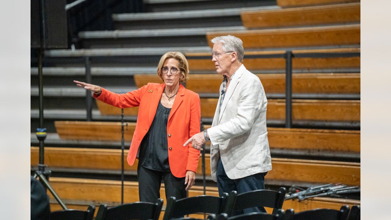 Legendary NFL coach and alumnus Pete Carroll to receive honorary doctoral  degree