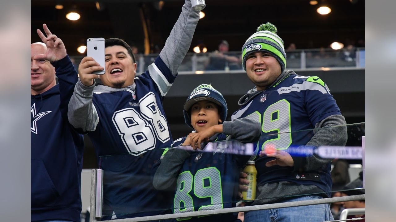 Dallas Cowboys give Christmas gift to Seahawks, lose 21-12