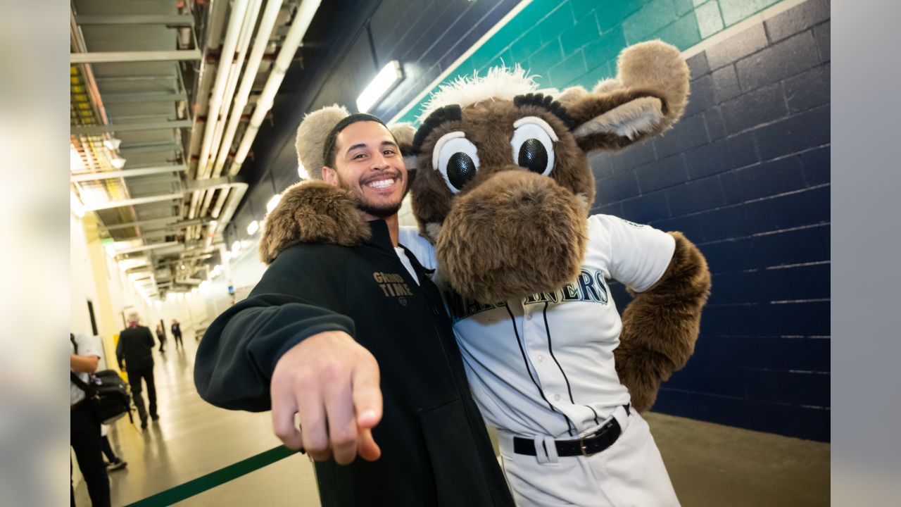 Friday Round-Up: DK Metcalf Throws Out First Pitch At Mariners Game