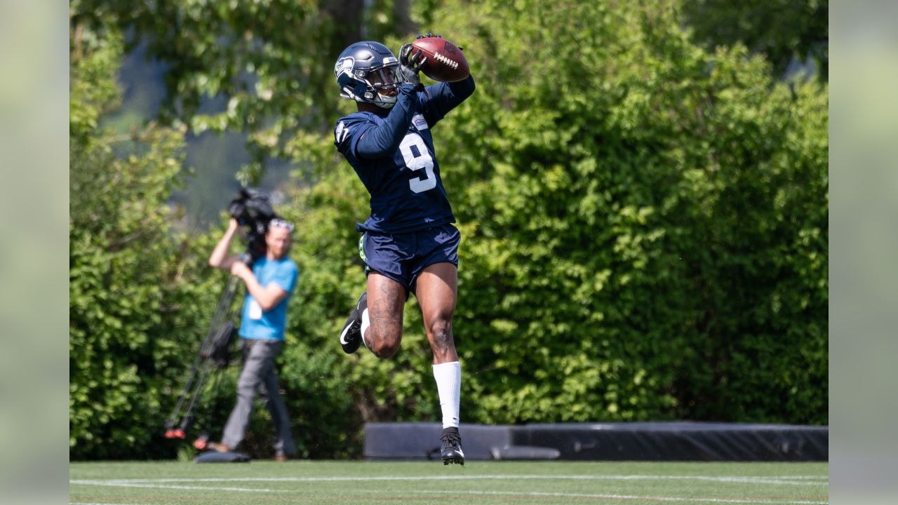 Seahawks' DK Metcalf Says Viral Video of Leaping Catch 'Was Real' After  Fans Question, News, Scores, Highlights, Stats, and Rumors