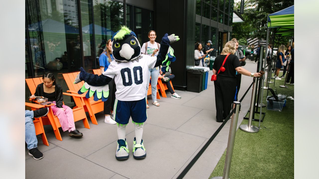 PHOTOS: Seahawks Celebrate Kickoff Week With Block Party In South