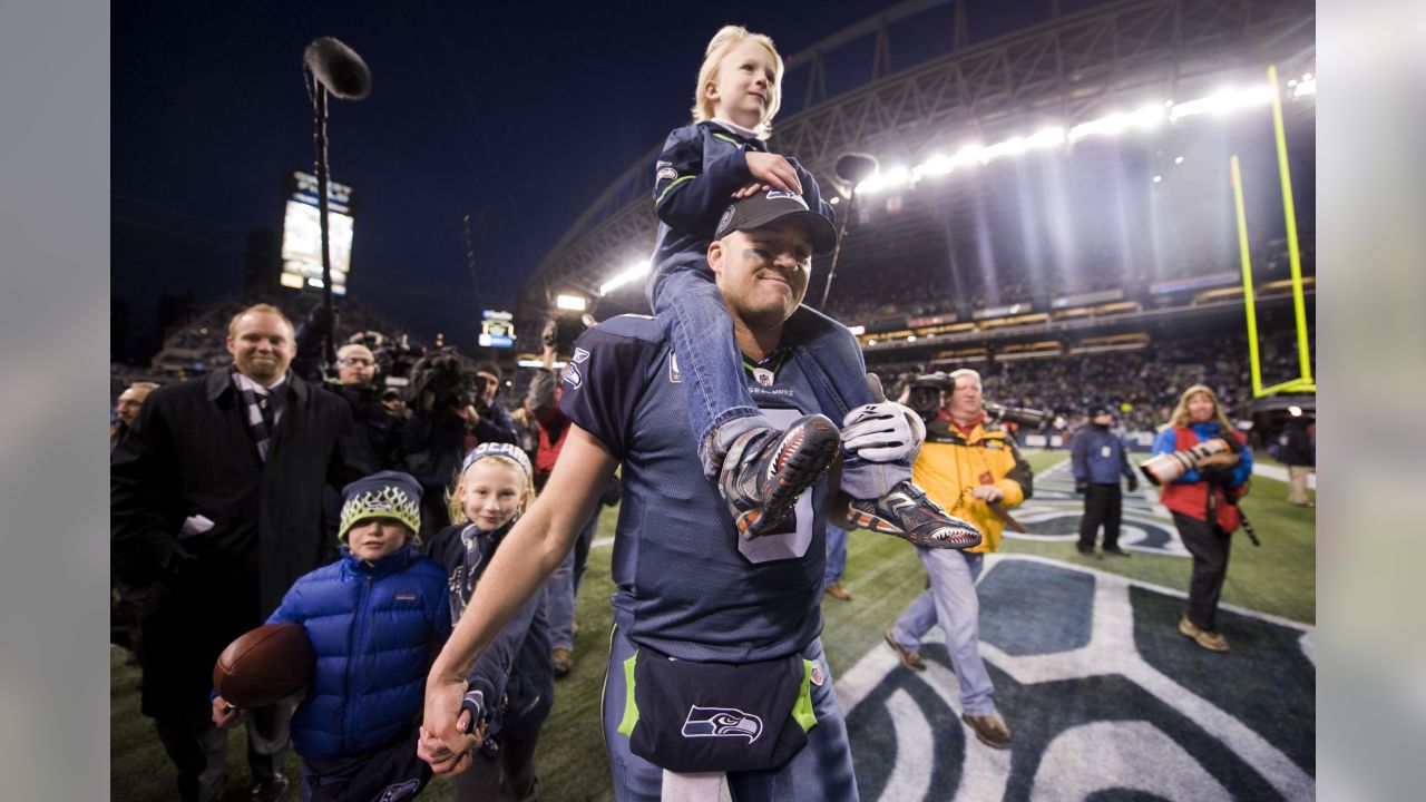 X \ Seattle Seahawks ב-X: #OTD in 2001: Matt @Hasselbeck acquired in trade  with the @Packers. (AP/ElaineThompson) [