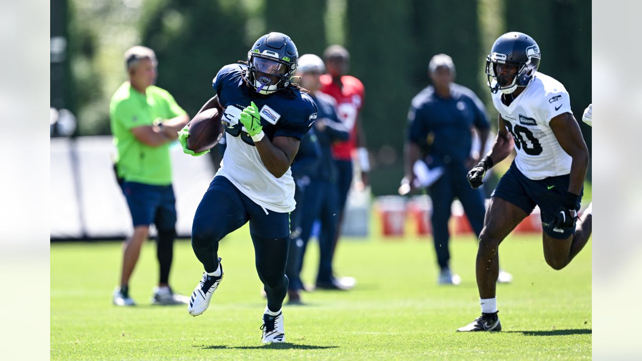 KJ Wright will either play for Seahawks in 2022 or he will retire