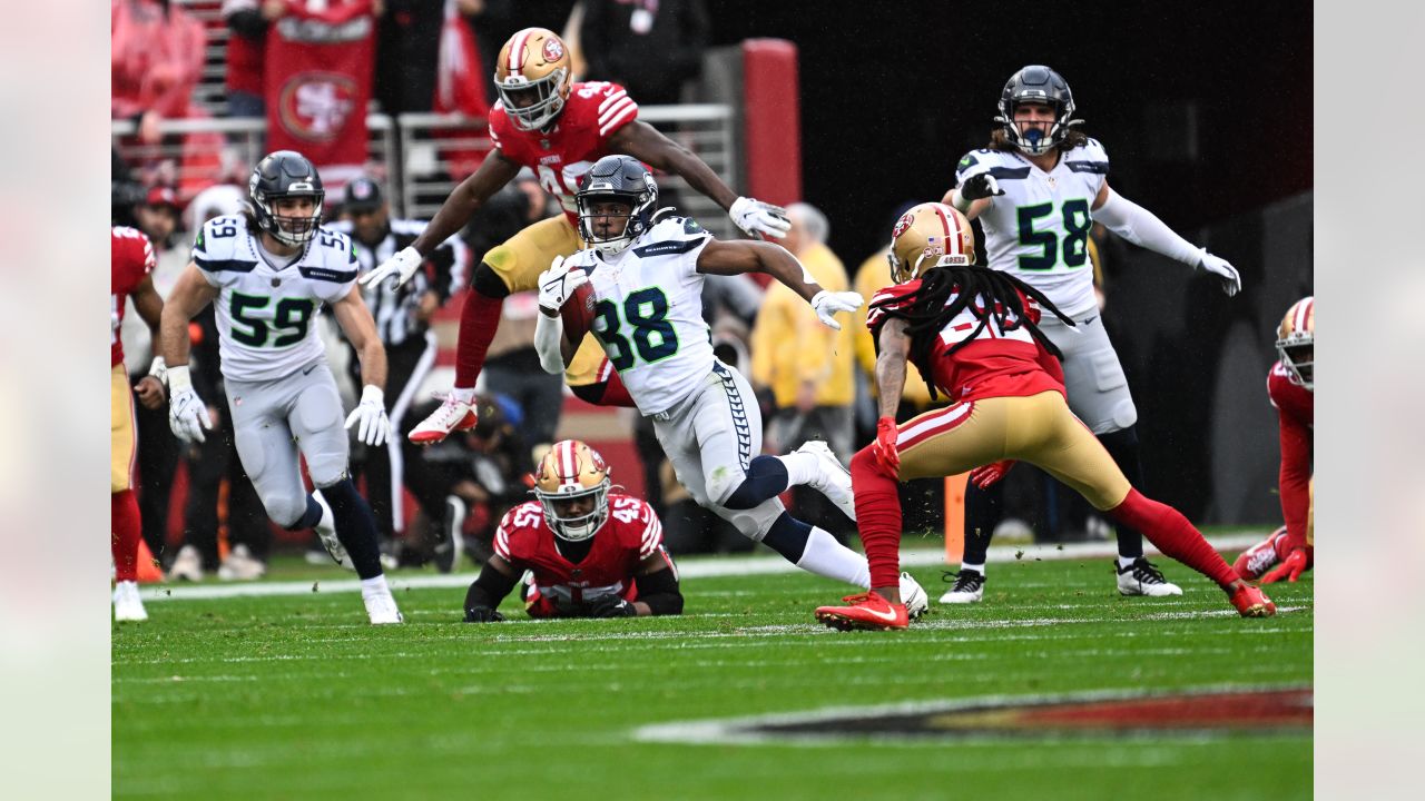 Angered 49ers awaken in 41-23 win over Seattle