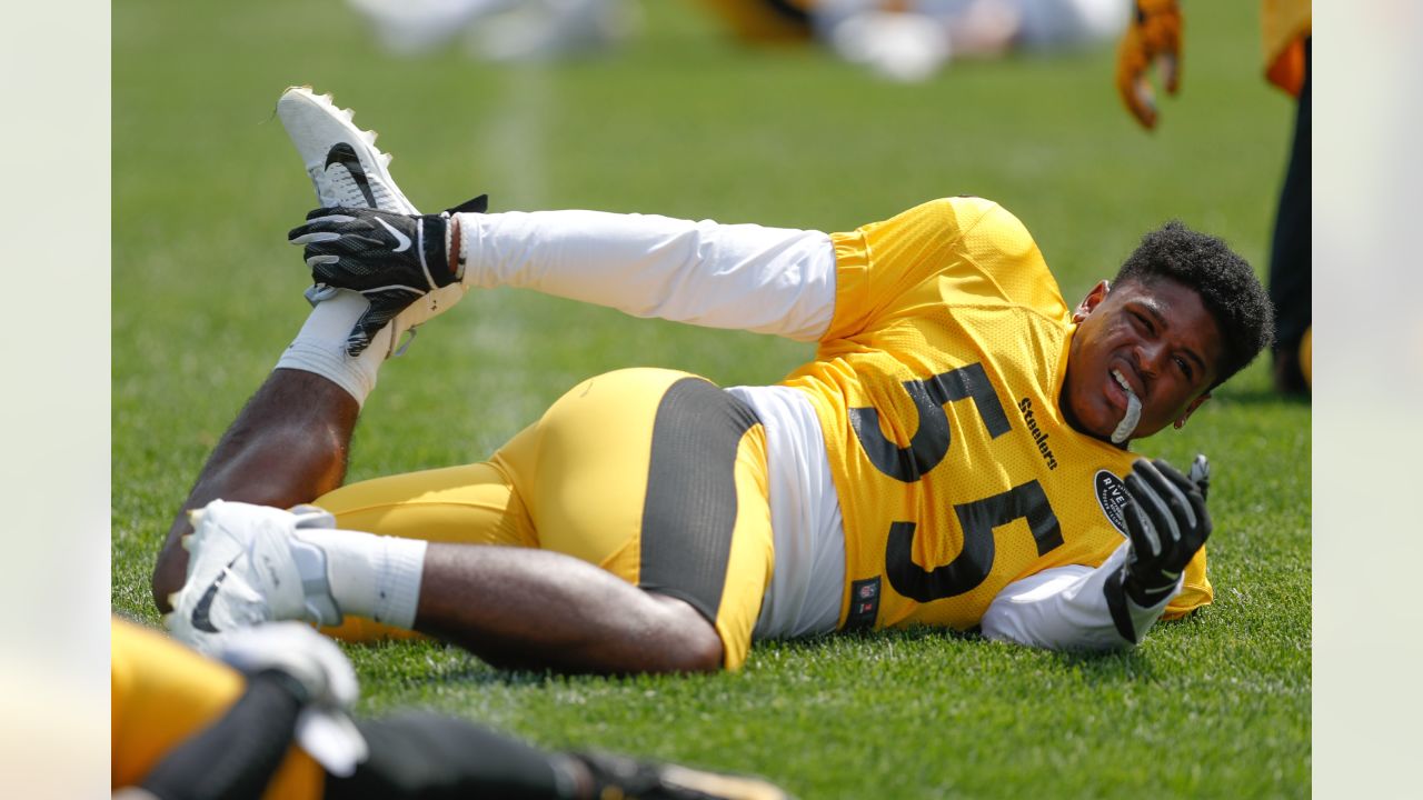 Jeremy Fowler on X: This is wild. Steelers players watching Browns on  Jumbotron.  / X