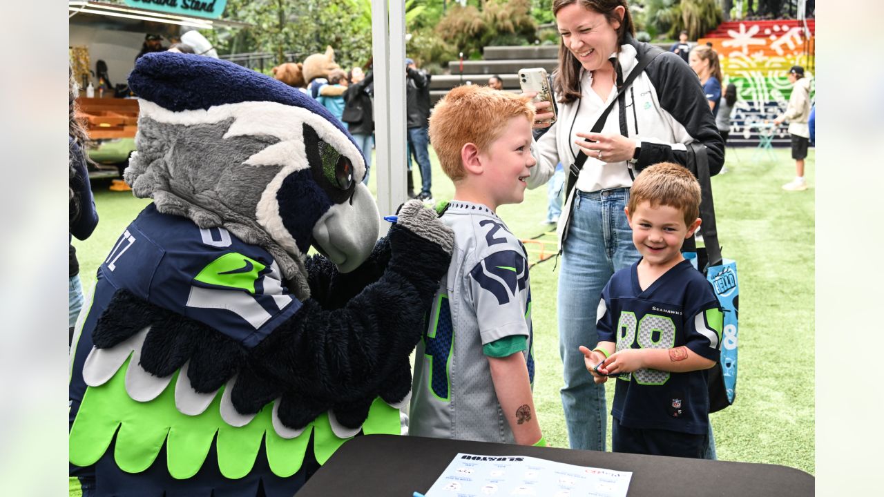 Who Are Seattle Seahawks Mascots Blitz And Boom?