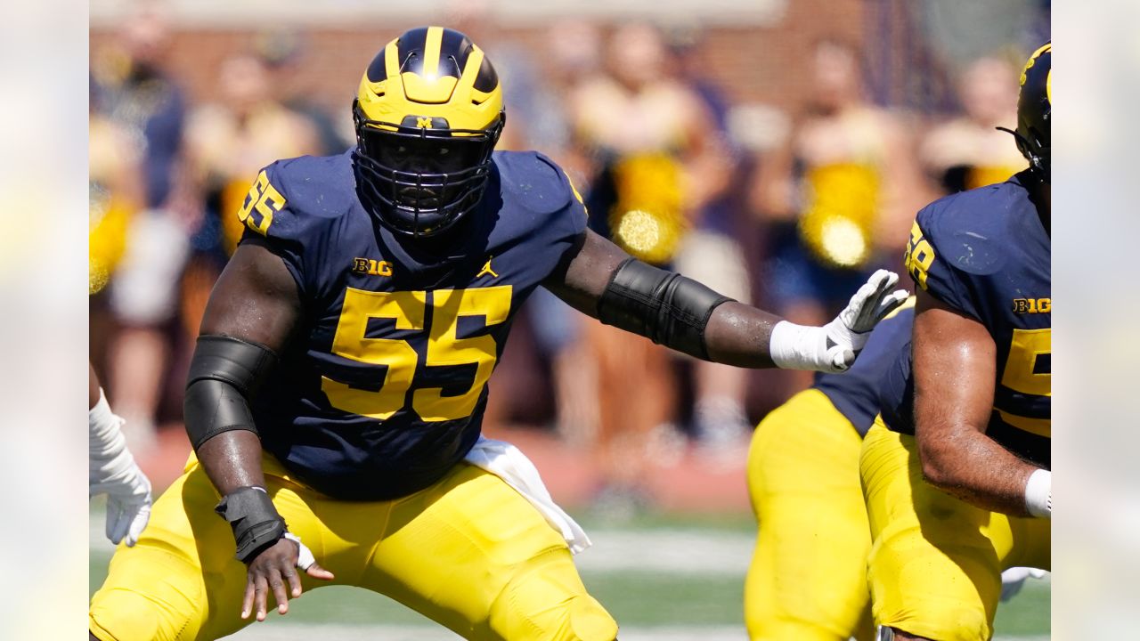 BREAKING: The Seattle Seahawks have selected Michigan center Olusegun  Oluwatimi with the 154th overall pick in the 2023 NFL Draft! #ProBlue…