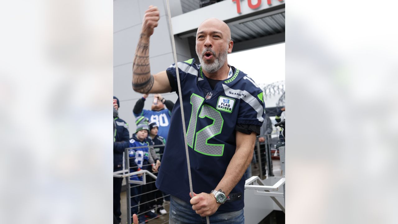 Throwing it back to @jokoy raising the @12s flag last Sunday. Who