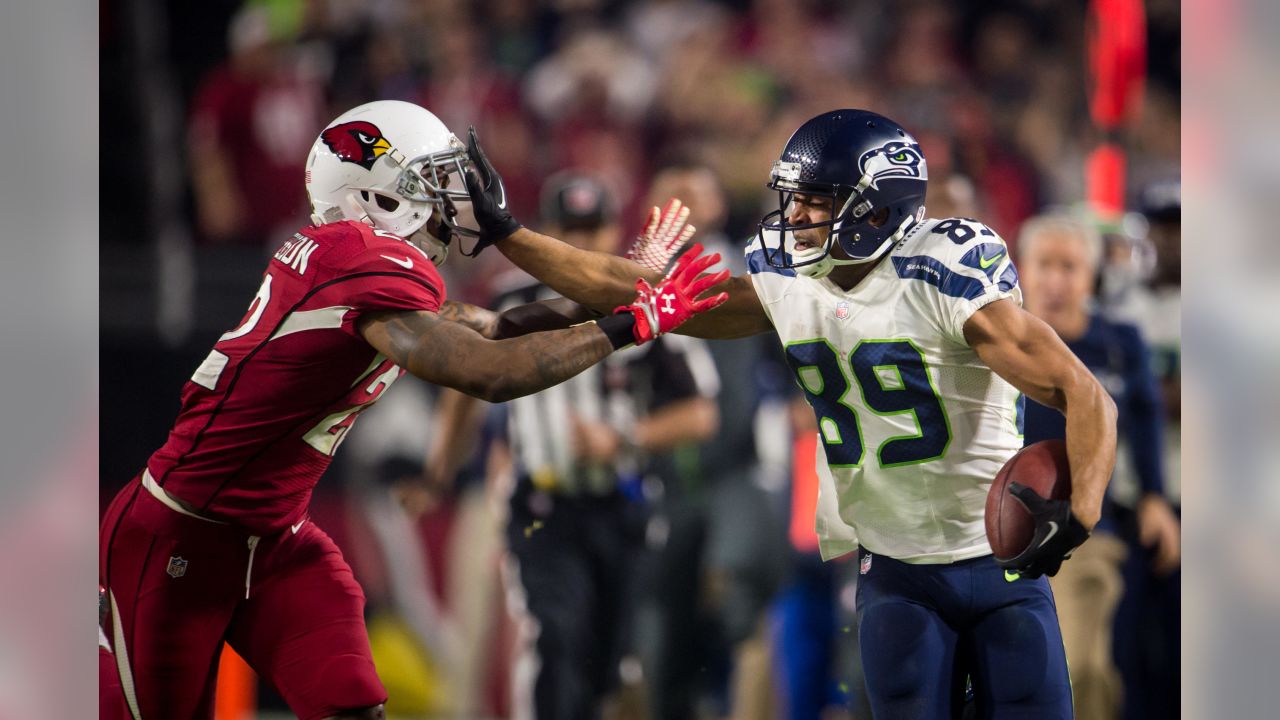 ICYMI: Tony Jefferson offers to sign fan's jerseys - Baltimore