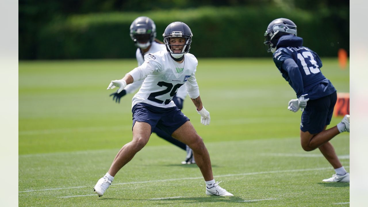 Geno Smith and Drew Lock looking uneven early in Seahawks training