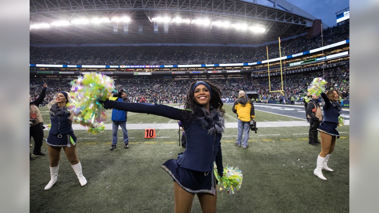 Seahawks Cheerleader Goes Viral During Monday Night Football Win