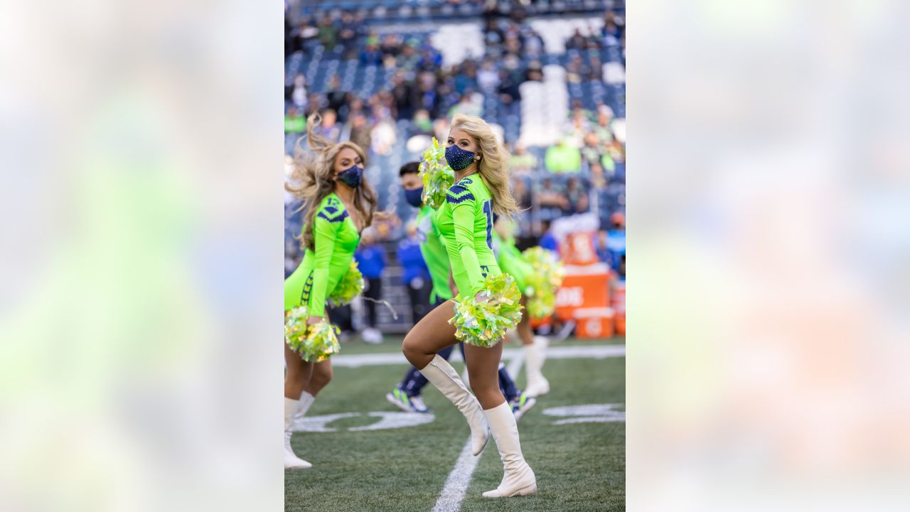 Seattle Seahawks Dancers Photos from Week 5 – Ultimate Cheerleaders