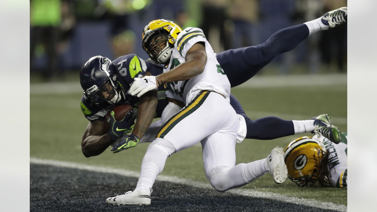 Seattle Seahawks running back Chris Carson gestures while smiling after an  NFL football game against the Dallas Cowboys, Sunday, Sept. 27, 2020, in  Seattle. The Seahawks won 38-31. (AP Photo/Stephen Brashear Stock