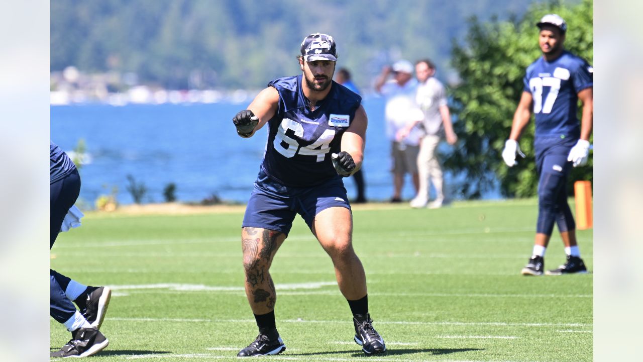 Report: Seahawks rookie Colby Parkinson breaks foot