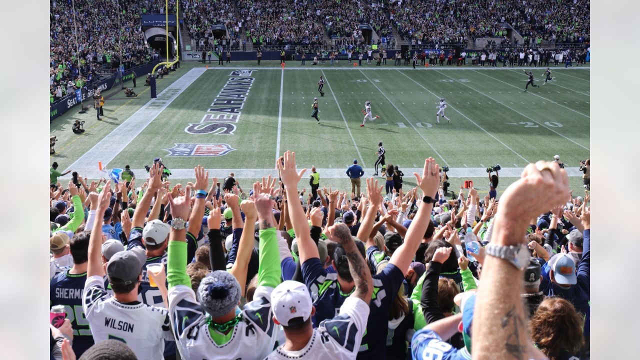 Photos: Fans flock to Seahawks Football Fest at Lumen Field