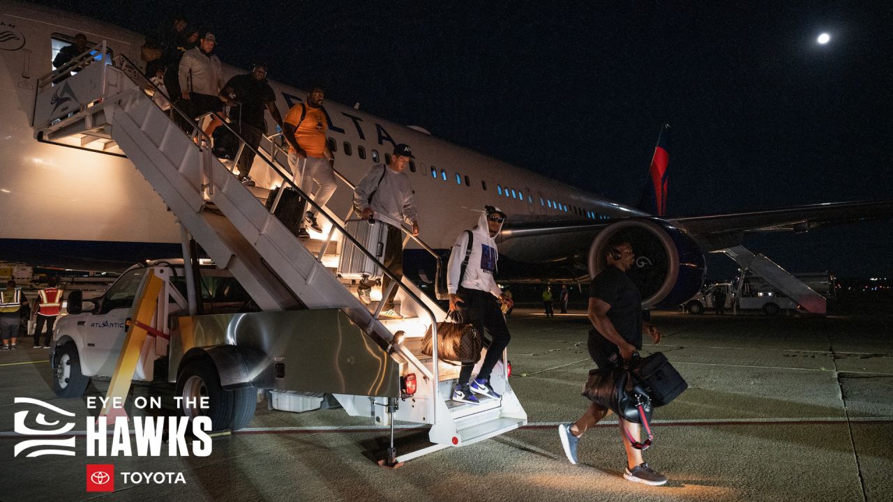 Steelers' charter flight home from Houston delayed due to