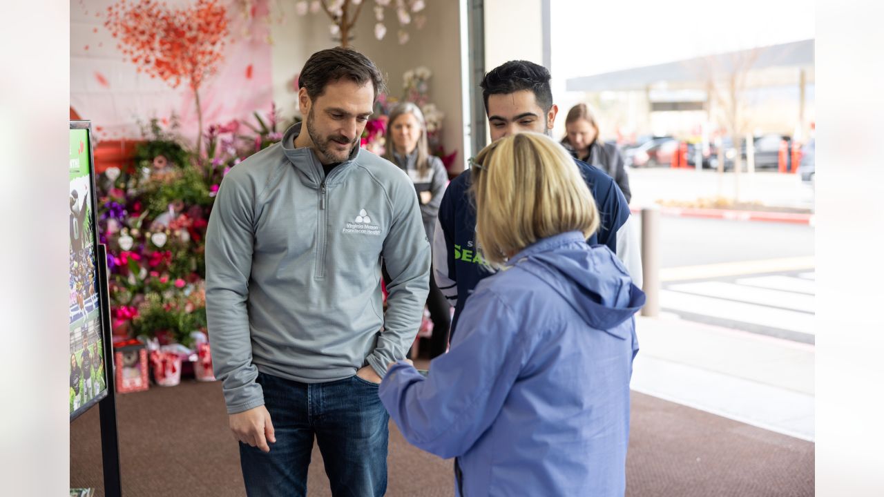 PHOTOS: Seahawks Celebrate Heart Health Month With Virginia Mason  Franciscan Health At Safeway