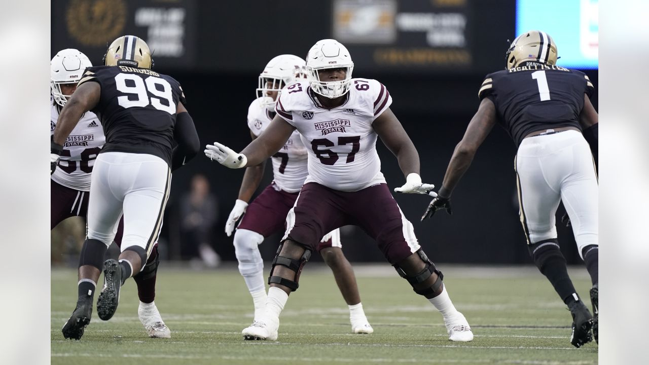 Pre-Snap Reads 4/29: Seahawks draft Charles Cross from Mississippi State -  Field Gulls