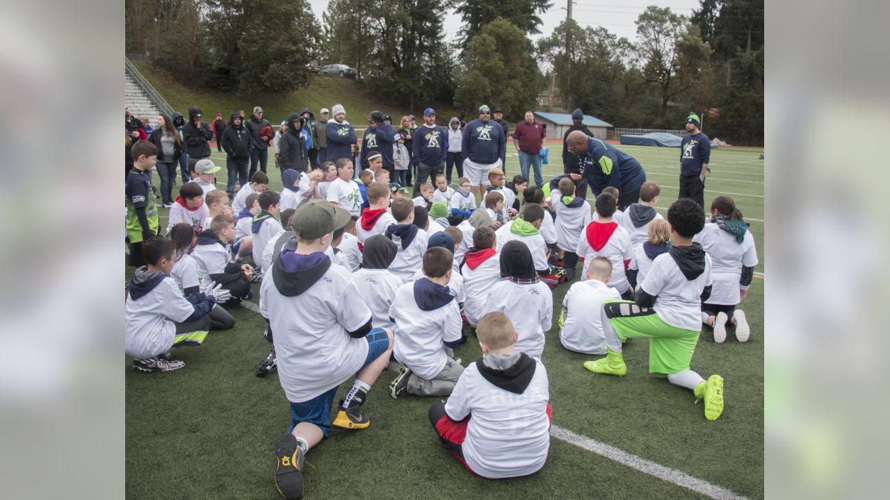 Seahawks Center Justin Britt Hosts Football Camp For Local Youth