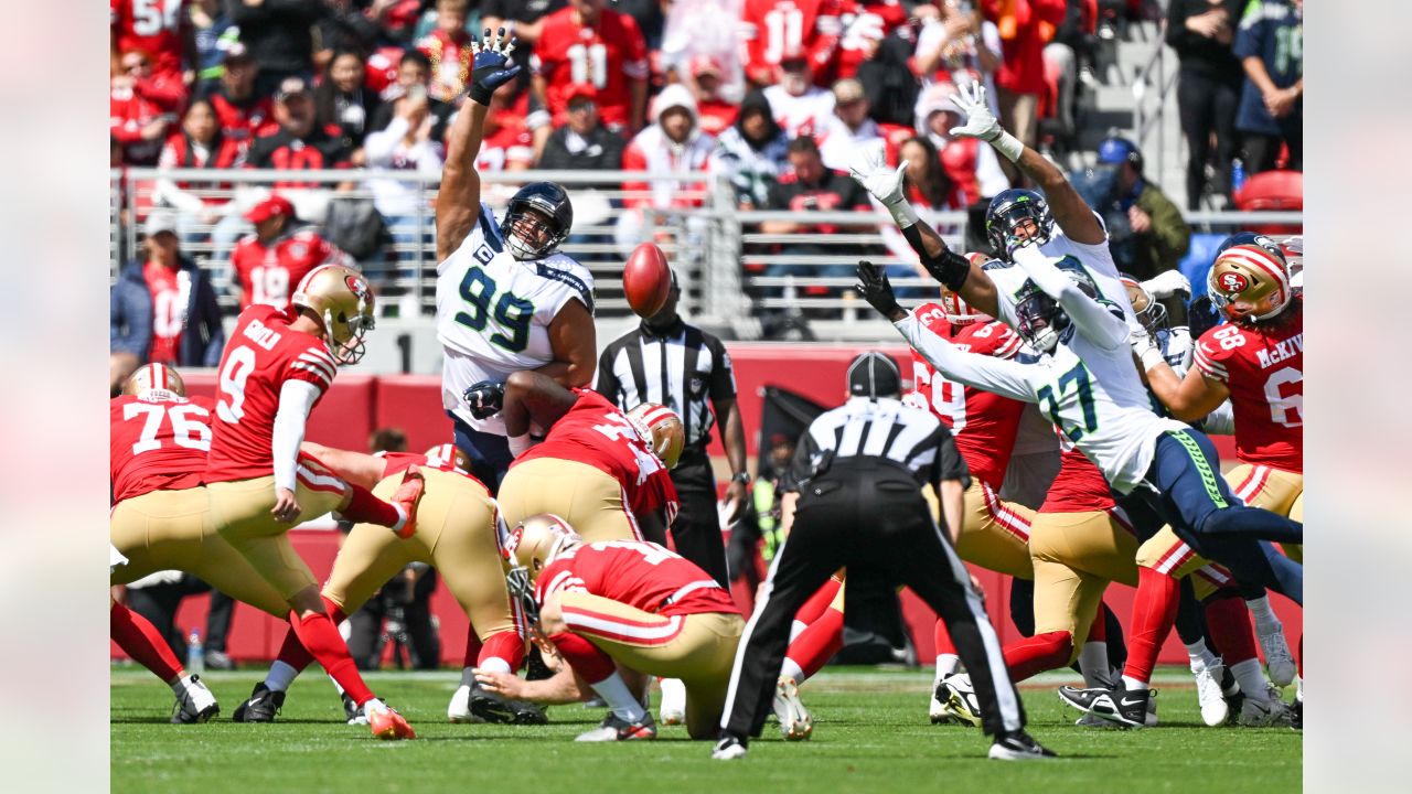 Seahawks vs. 49ers recap: Seattle offense inept, defense overpowered in  27-7 loss - Field Gulls