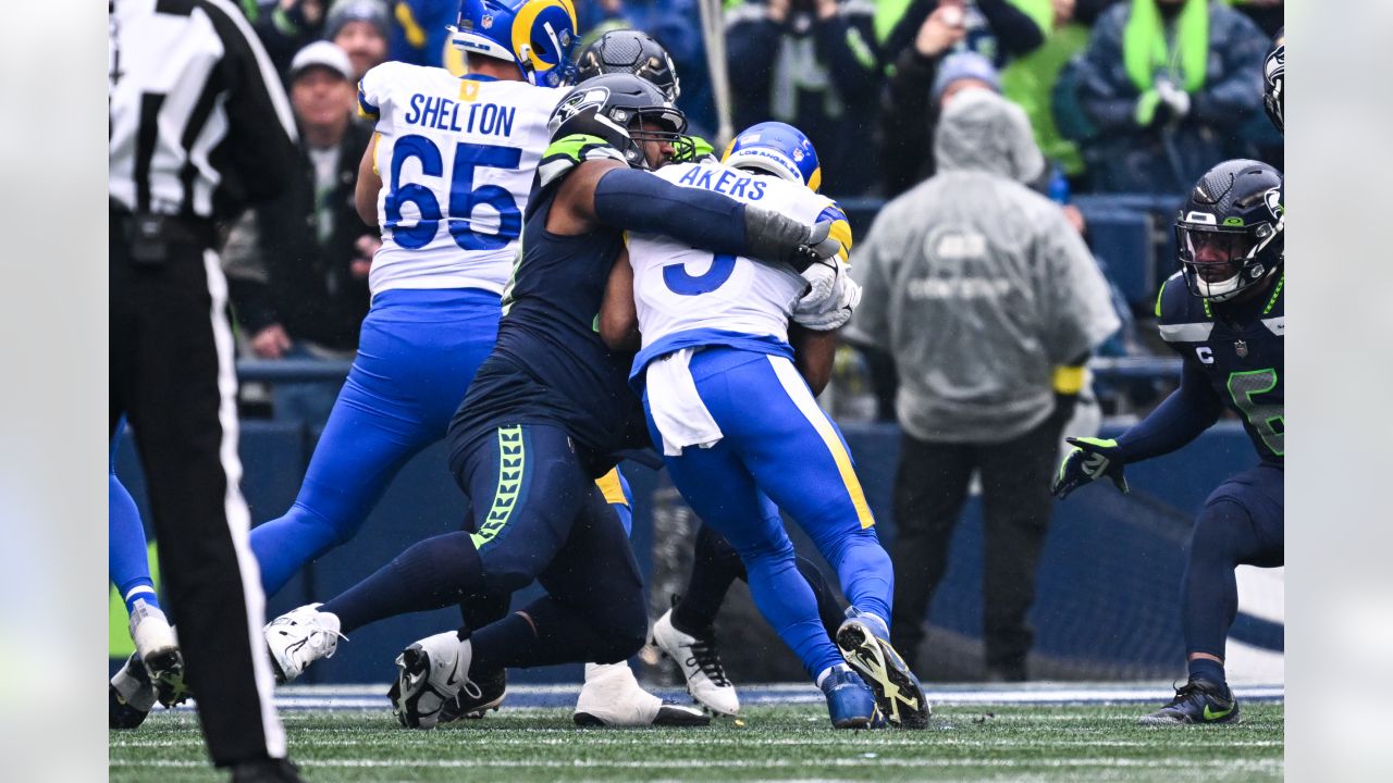 Seahawks win dramatic 19-16 overtime game over Rams, clinch