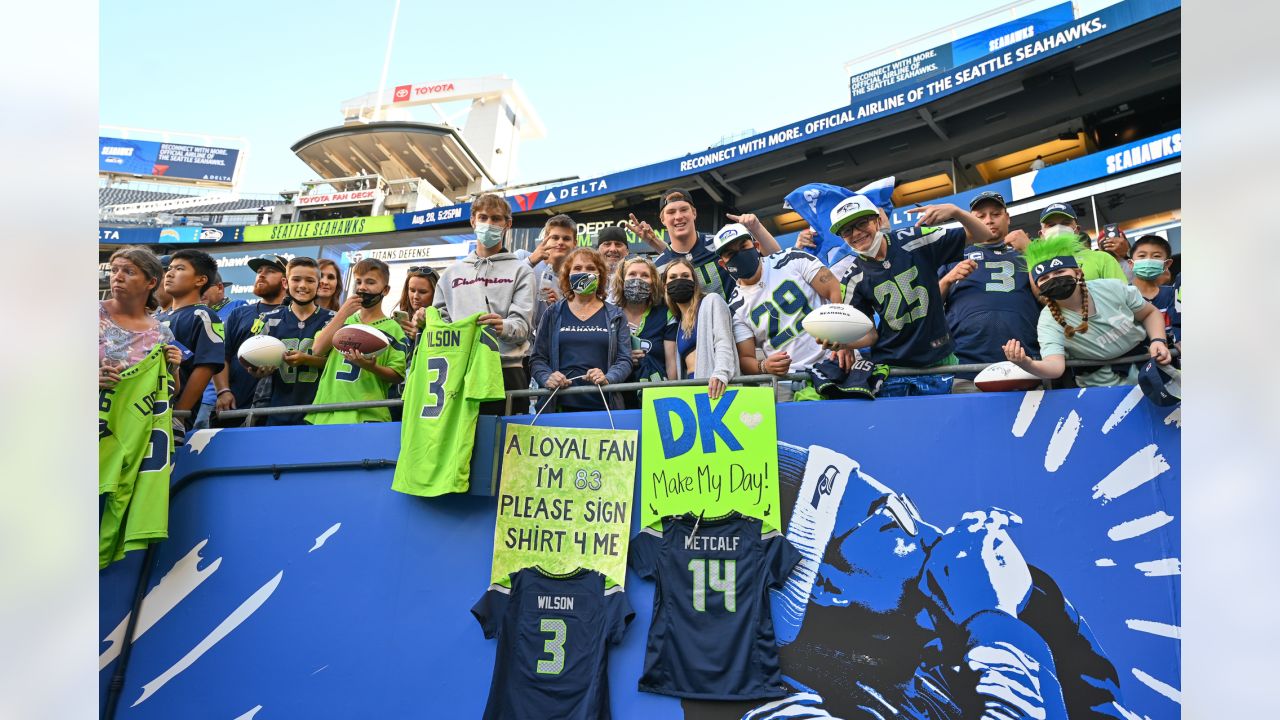 Photos: Fans flock to Seahawks Football Fest at Lumen Field