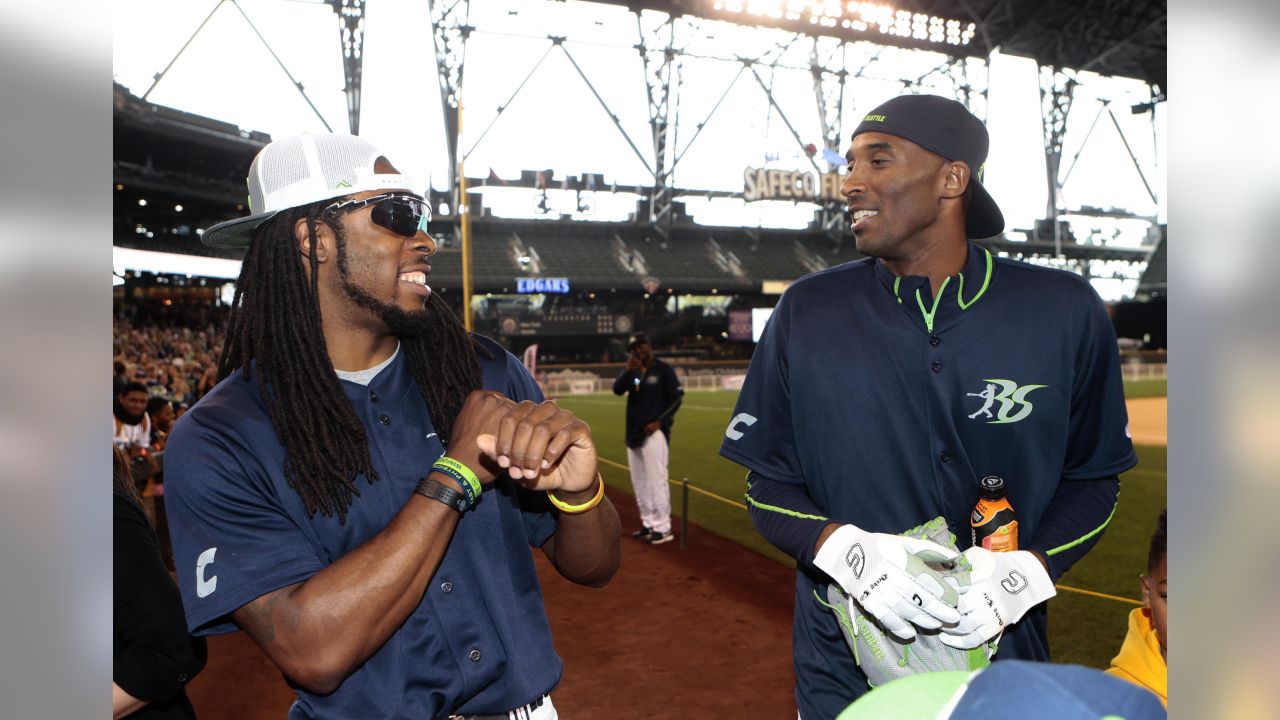 Seattle Seahawks no Twitter: Thursday Round-Up: Kobe Bryant challenges  Richard Sherman on Mamba Day. #MambaMentality 