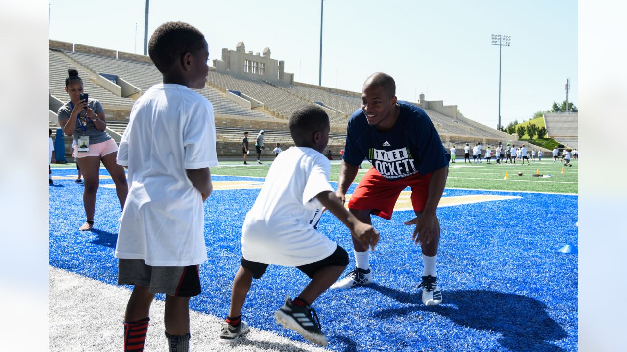 Tyler Lockett Nominated For 2021 Walter Payton NFL Man Of The Year Award