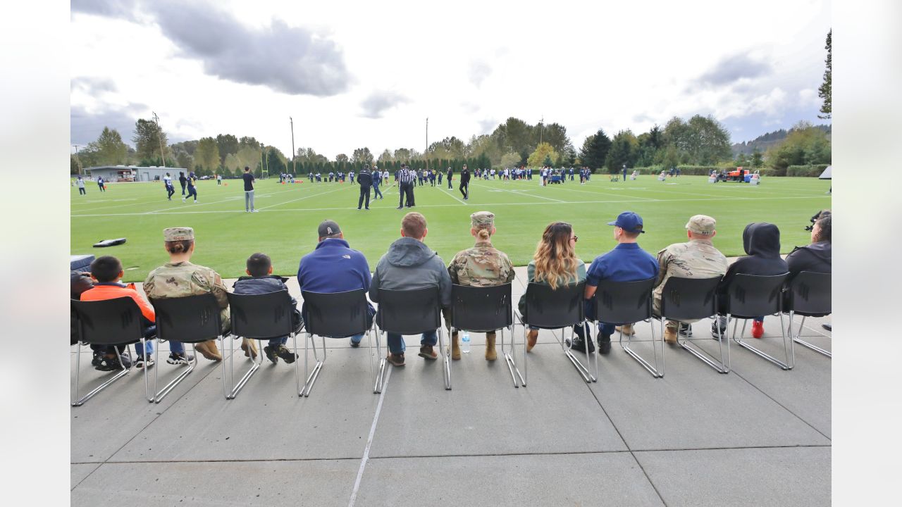 Seahawks Recognize Military & Veterans in Honor of NFL's Salute to Service  Month