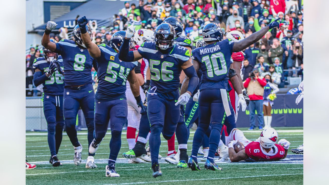 Seahawks LB Jordyn Brooks' season ends with ACL injury, Seahawks