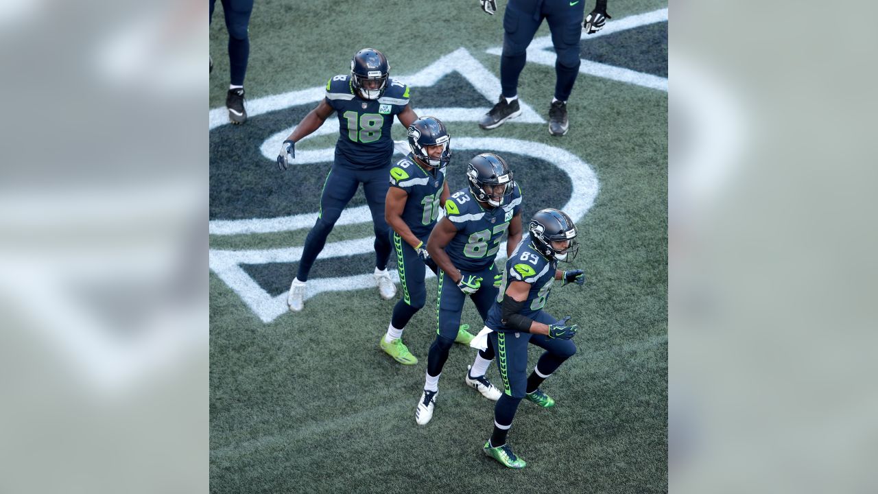 Late comeback, botched FG give Seahawks 10-9 win