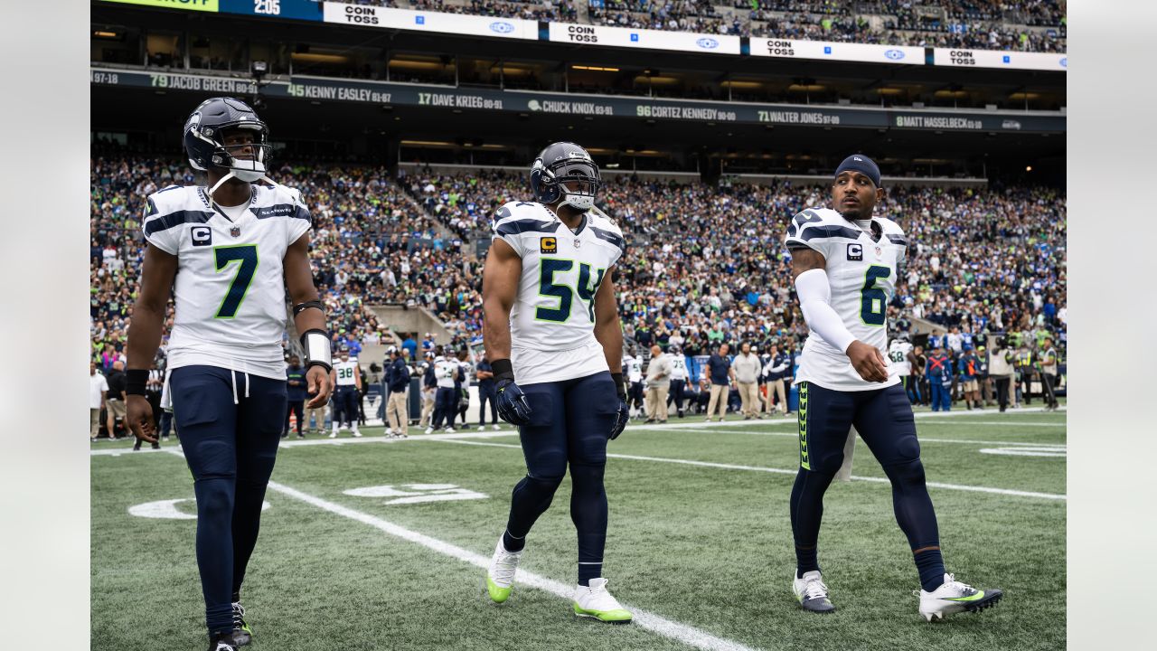 I Need You!' Inside Seattle Seahawks Pep Talk from Geno Smith to Rookie  Jaxon Smith-Njigba: VIDEO - Sports Illustrated Seattle Seahawks News,  Analysis and More