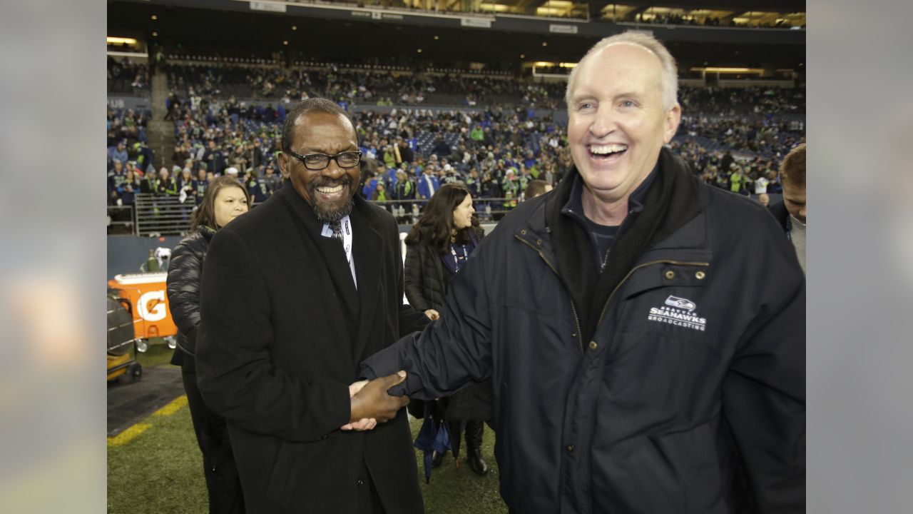 WATCH: Seahawks legend Easley talks about heart surgery, Hall of Fame