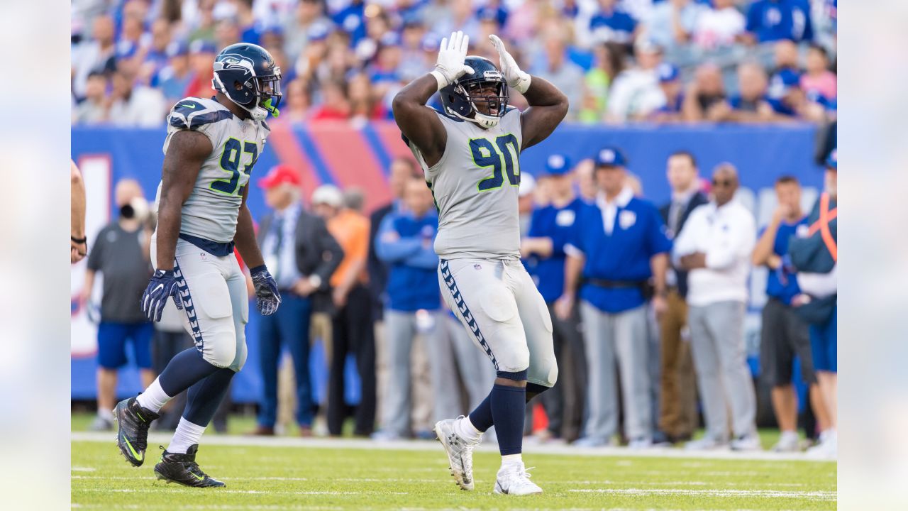 Seahawks keep Penny and Collier at trade deadline, make no additions -  Seattle Sports