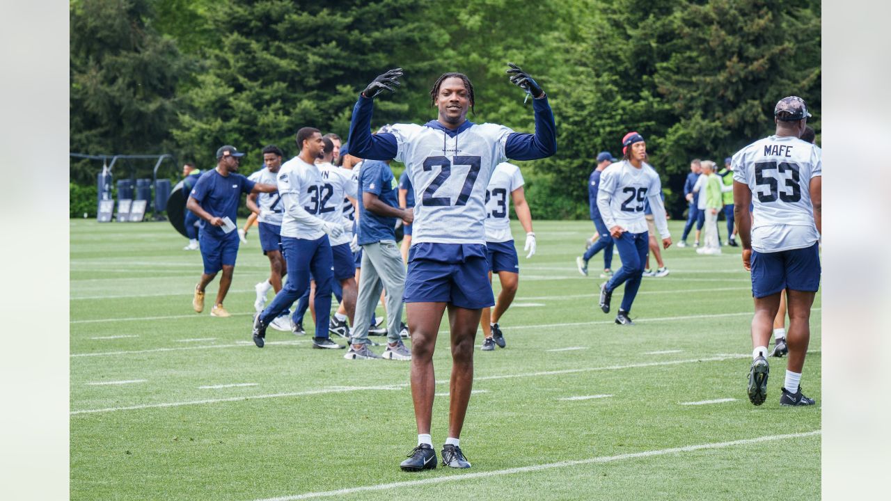 Seahawks Round-Up: Sports Illustrated Looks At The Young Roster The  Seahawks Built