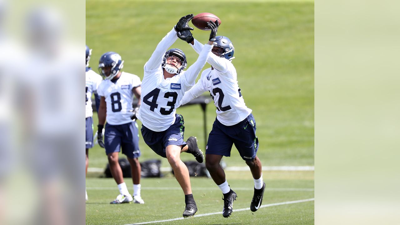 How Seahawks LB Ben Burr-Kirven is set to play 5th year of rookie deal -  Field Gulls